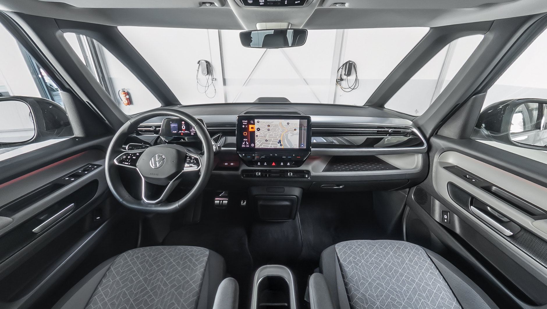 360-Grad-Bild vom Autoinnenraum eines Volkswagen ID. Buzz